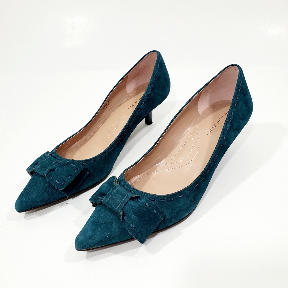 Tahari Marjorie Green Bow Suede Kitten Heels Pumps